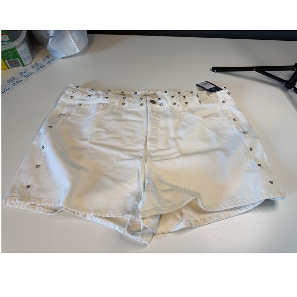 Universal Thread 90s Baggy Shorts White Studded Denim Mid Rise Size 17 NWT